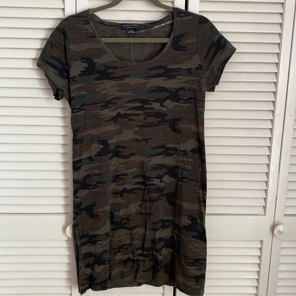 Social Standard by Sanctuary lightweight camo dress size M